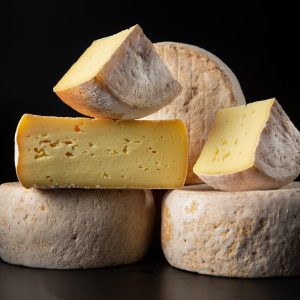 Formatge de Vaca Ros amb Ratafia dels Raiers d'Eroles